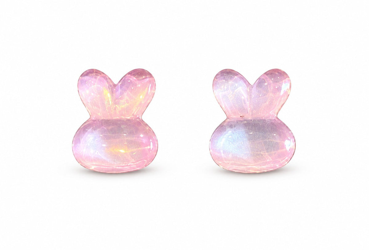 Boucles d’oreilles lapin — rose — sur fond blanc